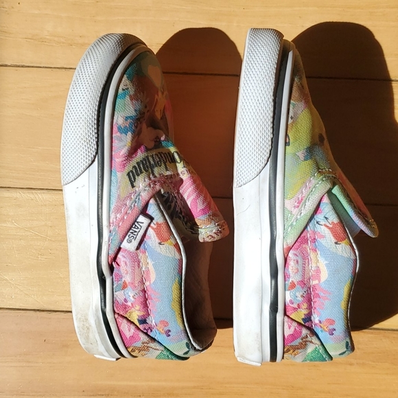 Alice in Wonderland vans - Picture 2 of 2